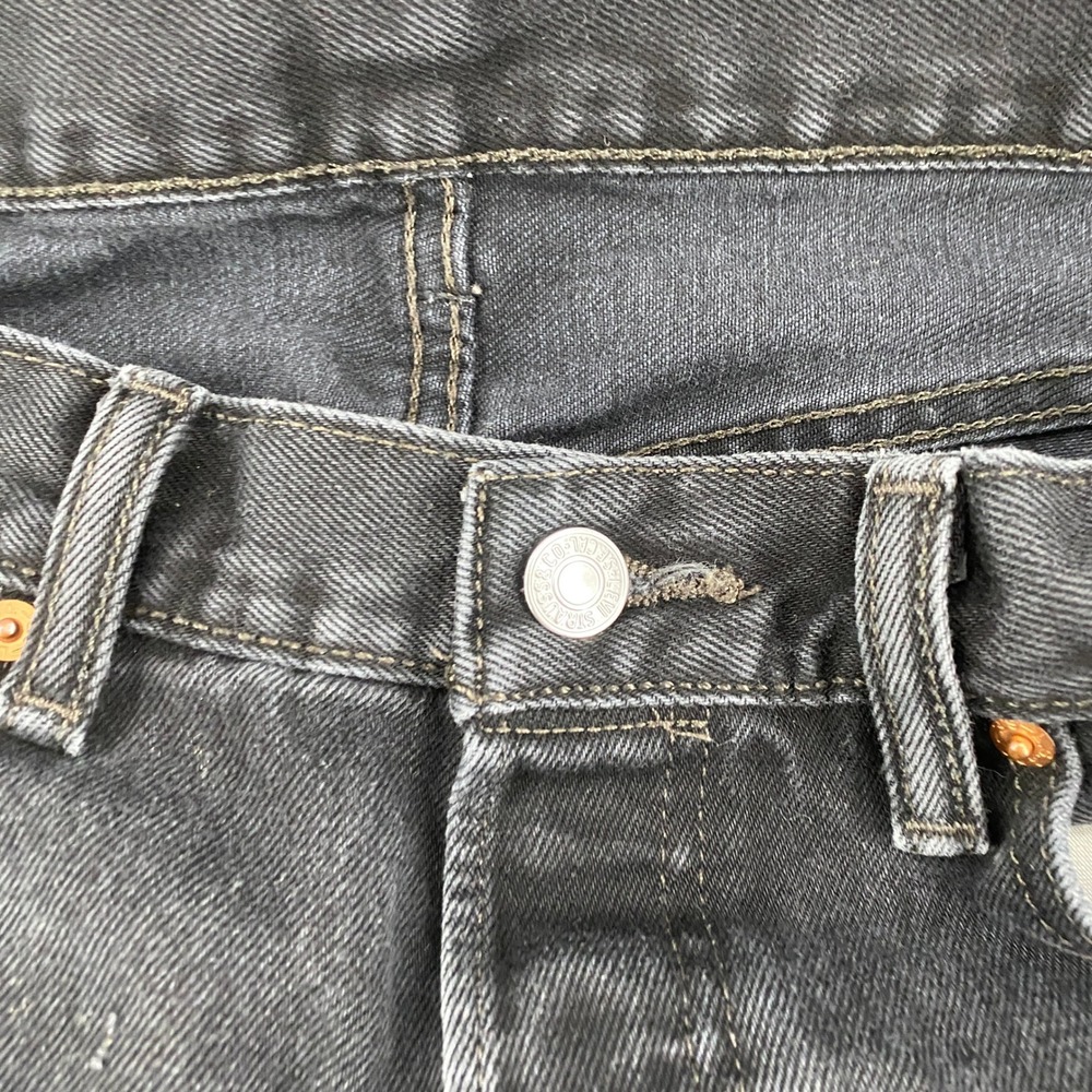 Levis 501 Original Fit Jeans Mens 32x32 Black Straight Leg Button Fly Denim - Picture 2 of 16